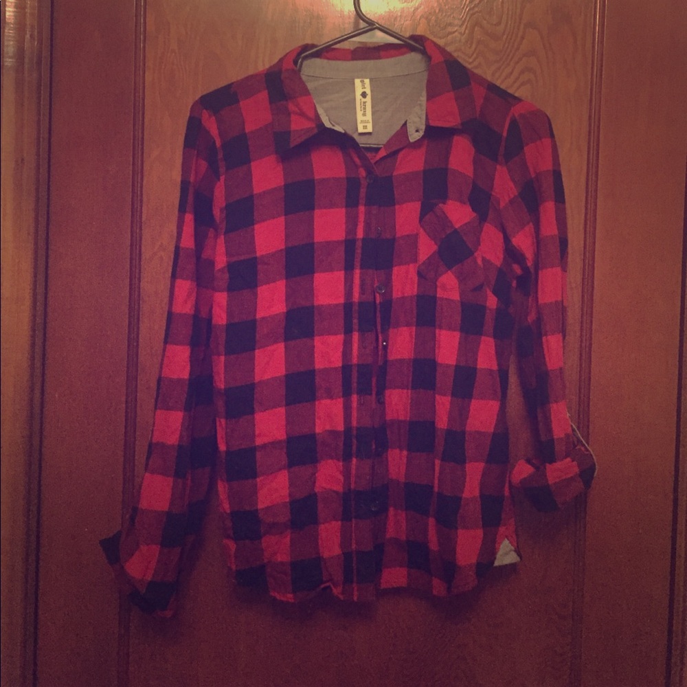 Final sale! Black and red buffalo plaid button up